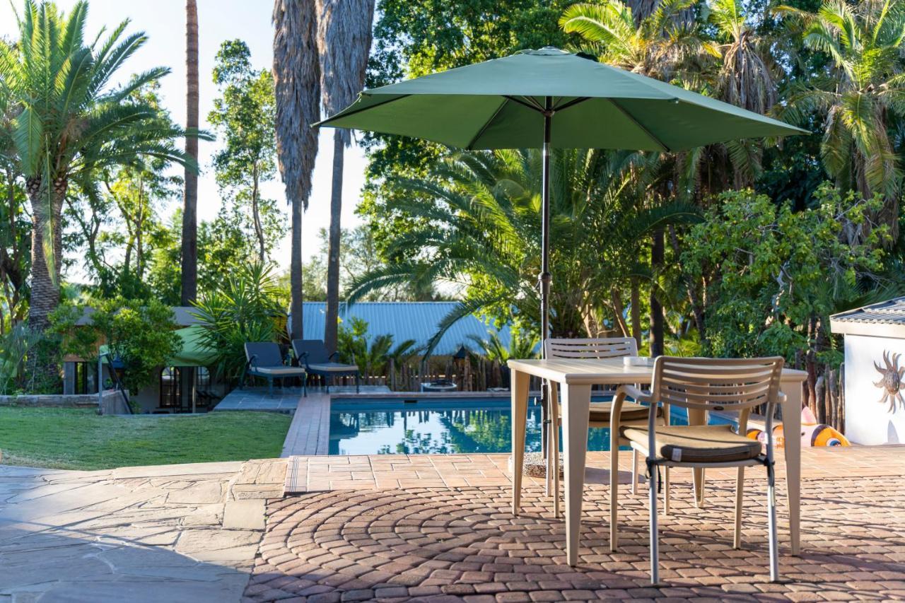 Hotel Pension Palmquell Klein Windhoek Bagian luar foto