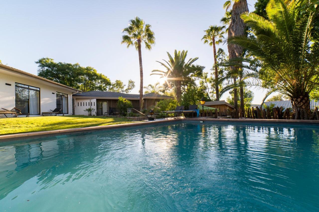 Hotel Pension Palmquell Klein Windhoek Bagian luar foto