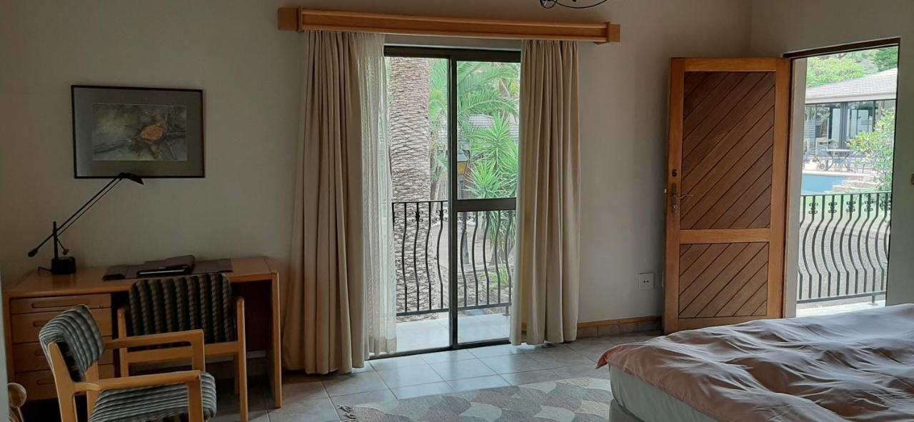 Hotel Pension Palmquell Klein Windhoek Bagian luar foto
